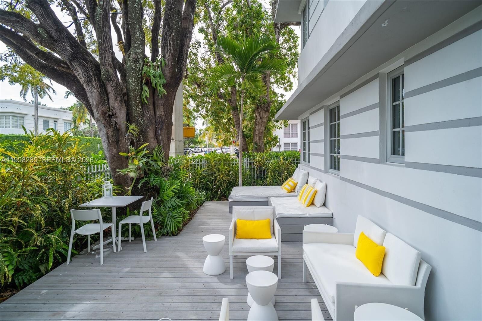 Property Photo: 1600 Michigan Ave 3 FL 33139