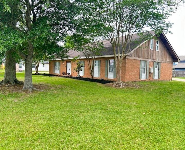 Property Photo:  2622 Park Drive  LA 70605 