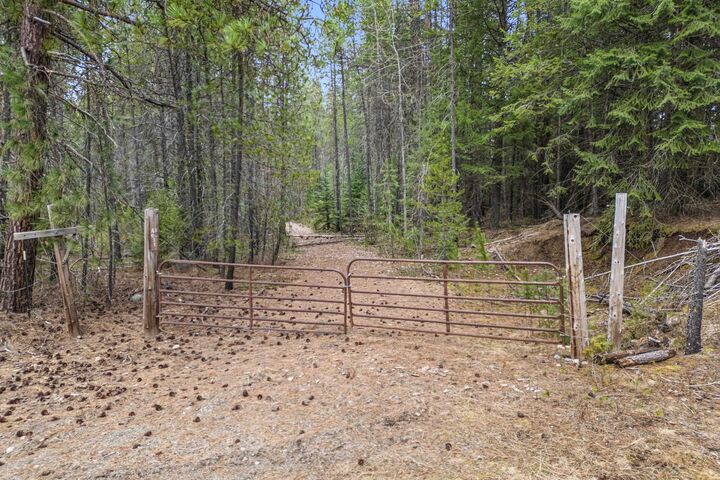 Property Photo: 1901 Pines Rd WA 99156