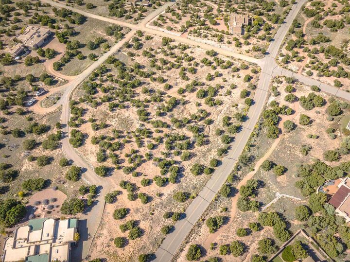 Property Photo:  2 Escopeta Ct  NM 87506 