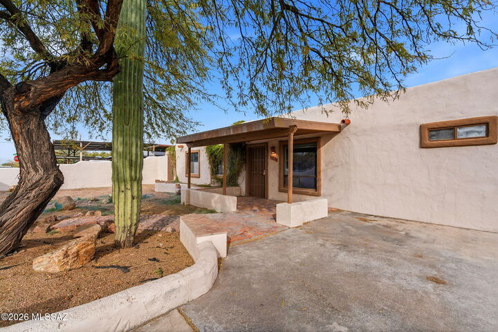 Property Photo:  5709 E 35th Street  AZ 85711 