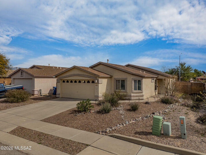 Property Photo:  7677 S Meadow Spring Way  AZ 85747 