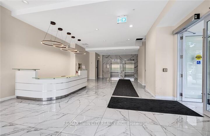 Property Photo:  128 King Street 807  ON N2J 0E9 
