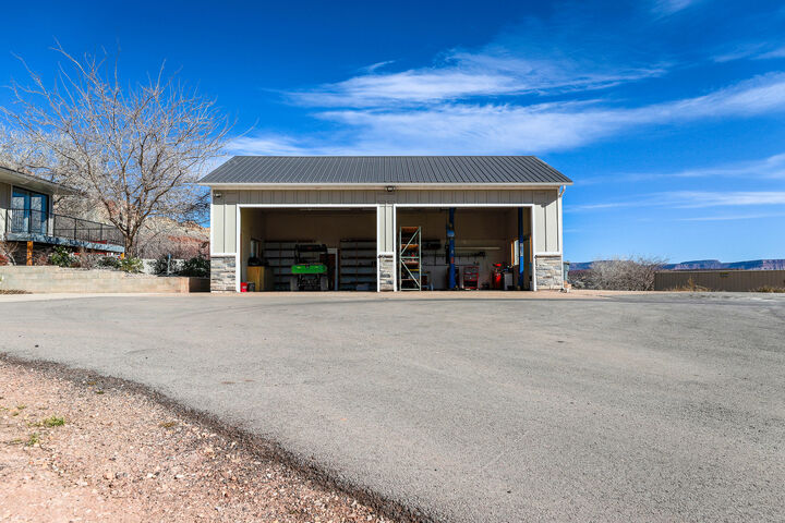 Property Photo: 422 W Buckeye Reef Rd UT 84746