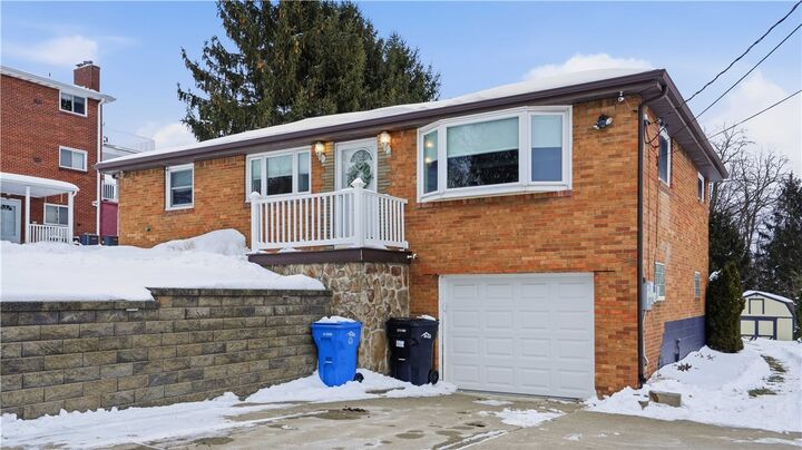 Property Photo:  1297 Hillview Dr  PA 15642 