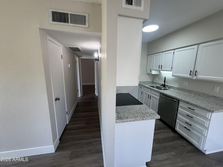 Property Photo:  555 N May Street 29  AZ 85201 