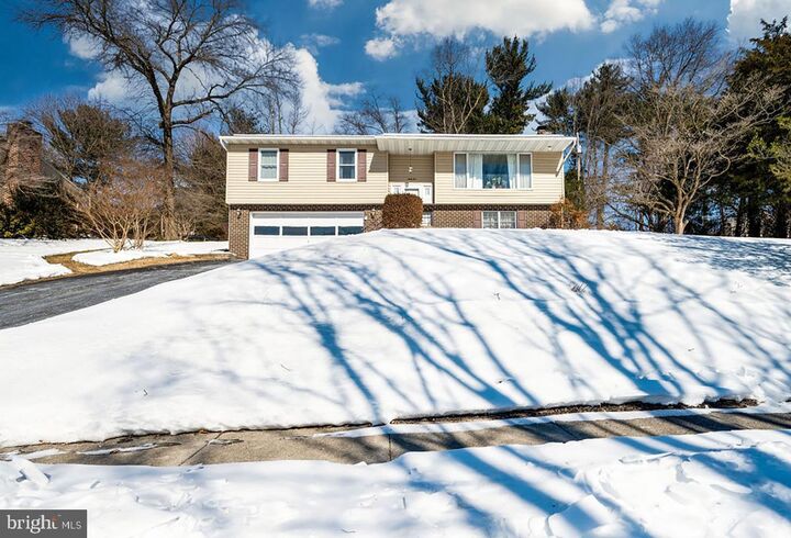 Property Photo:  65 Wyomissing Hills Boulevard  PA 19609 