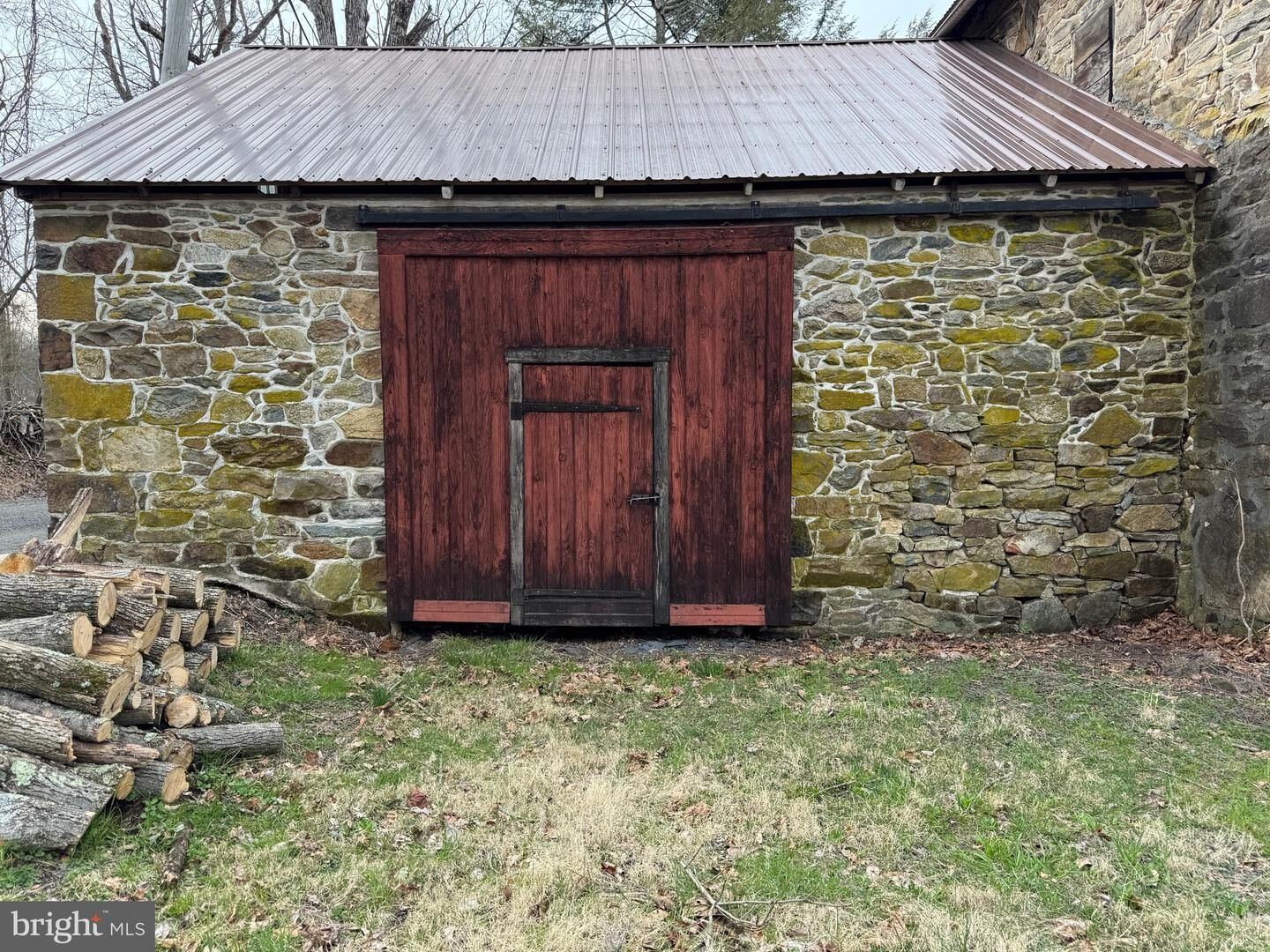 Property Photo: 142 Township Road PA 18062