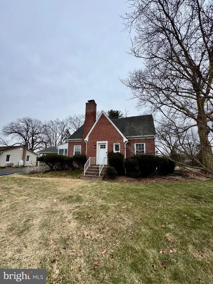 Property Photo:  927 Hamilton Street  PA 17013 