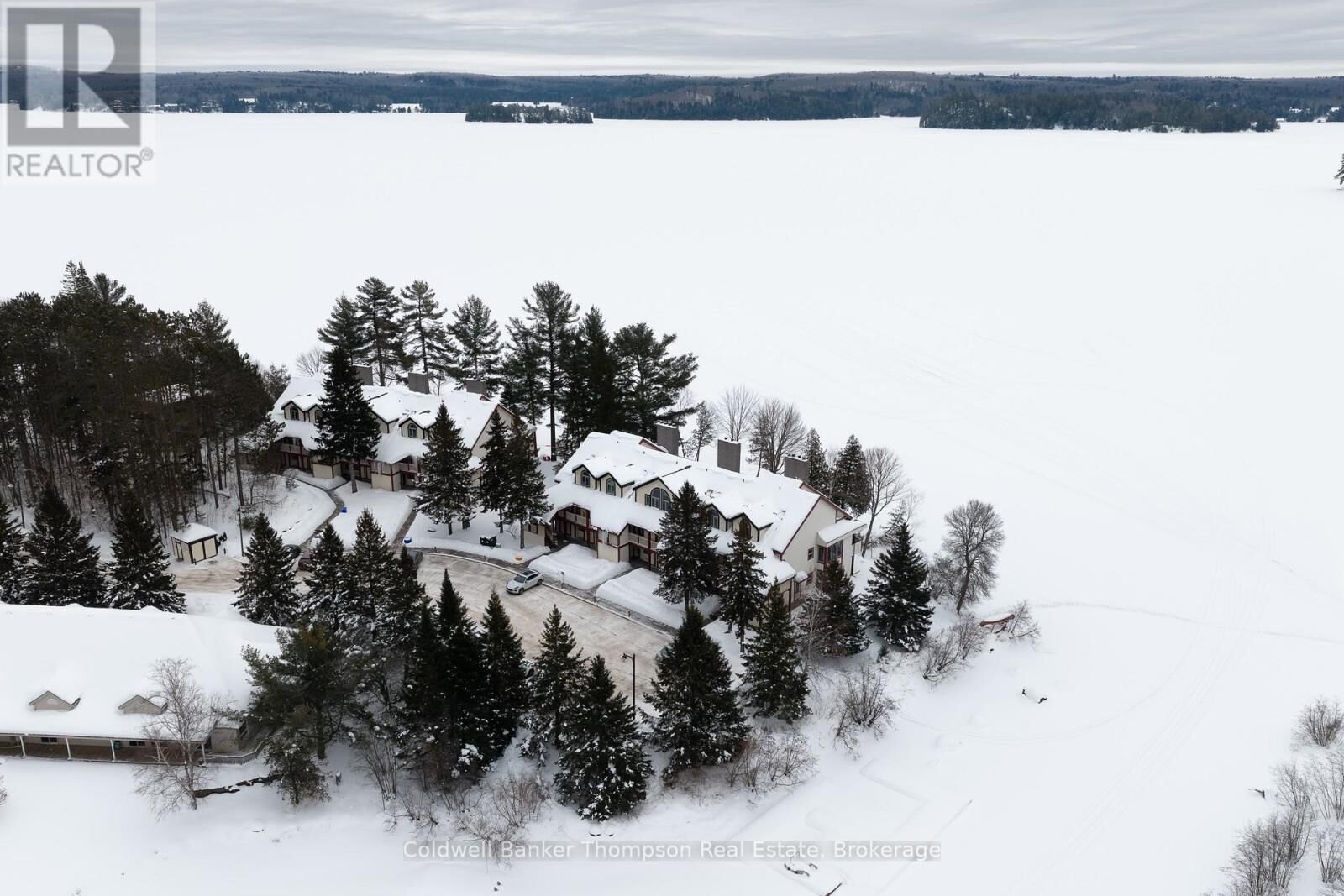 Property Photo: 10 Coveside Drive 204 ON P1H 1C3