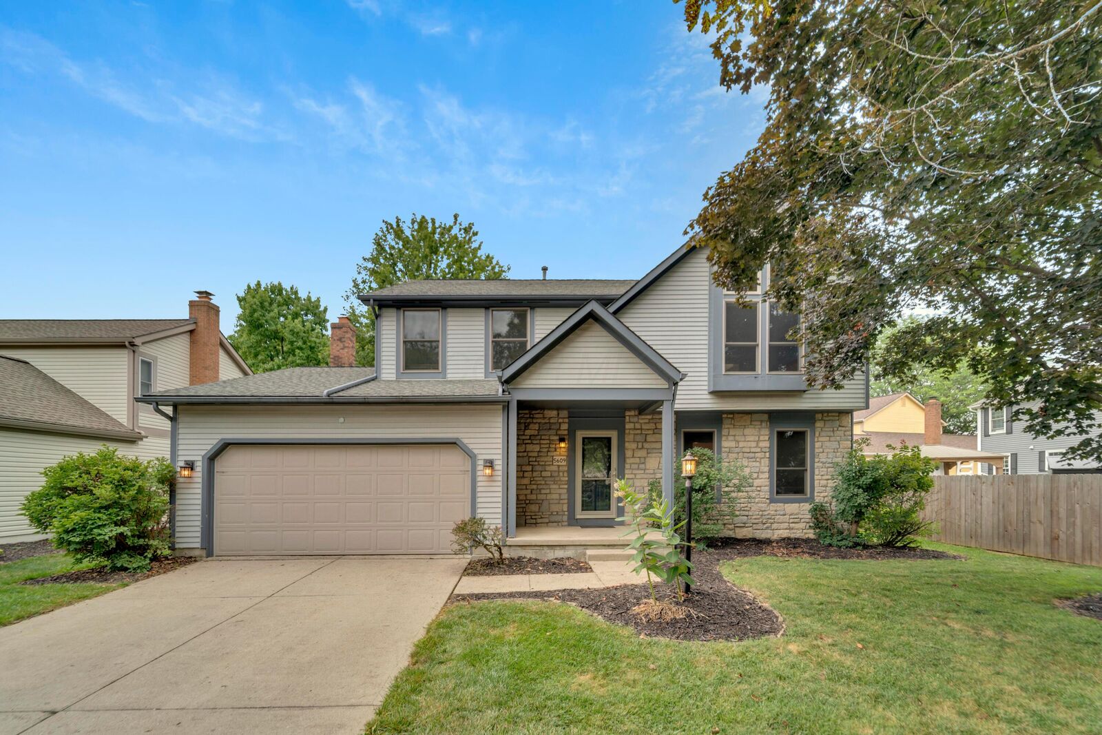 Property Photo:  5609 Sandbrook Lane  OH 43026 