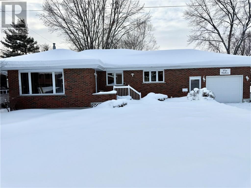 Property Photo:  5 Rideau Avenue  ON P0M 1M0 