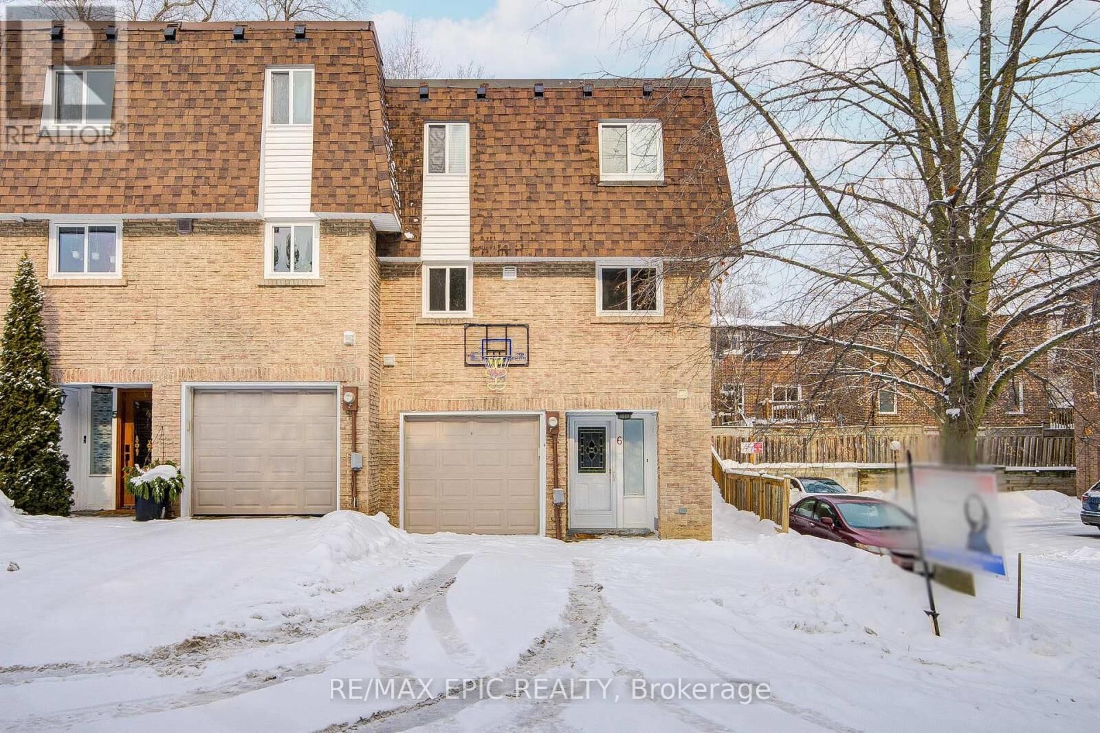 Property Photo:  115 Henderson Avenue 6  ON L3T 2L3 