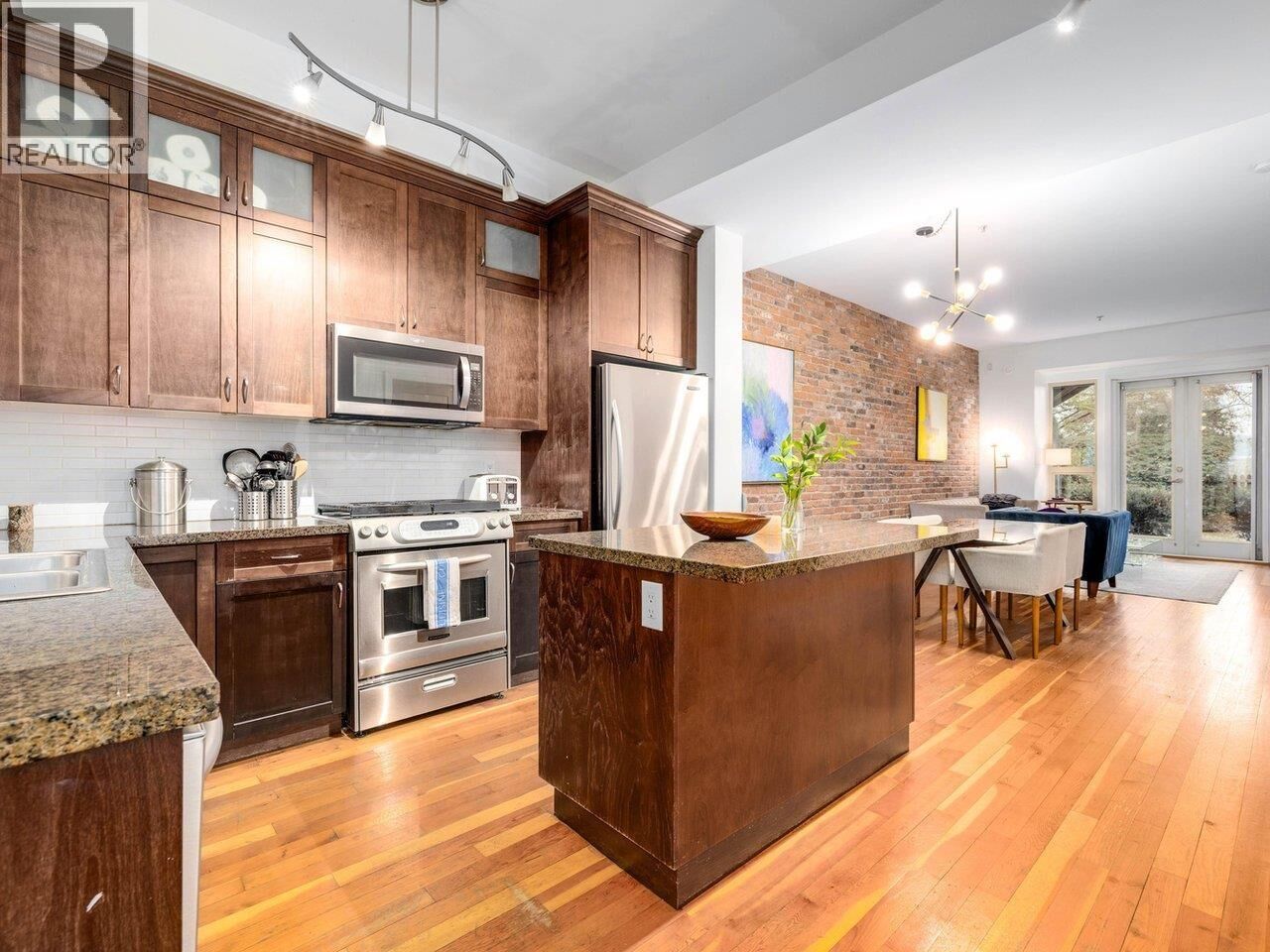 Property Photo:  250 Salter Street 123  BC V3M 0B7 