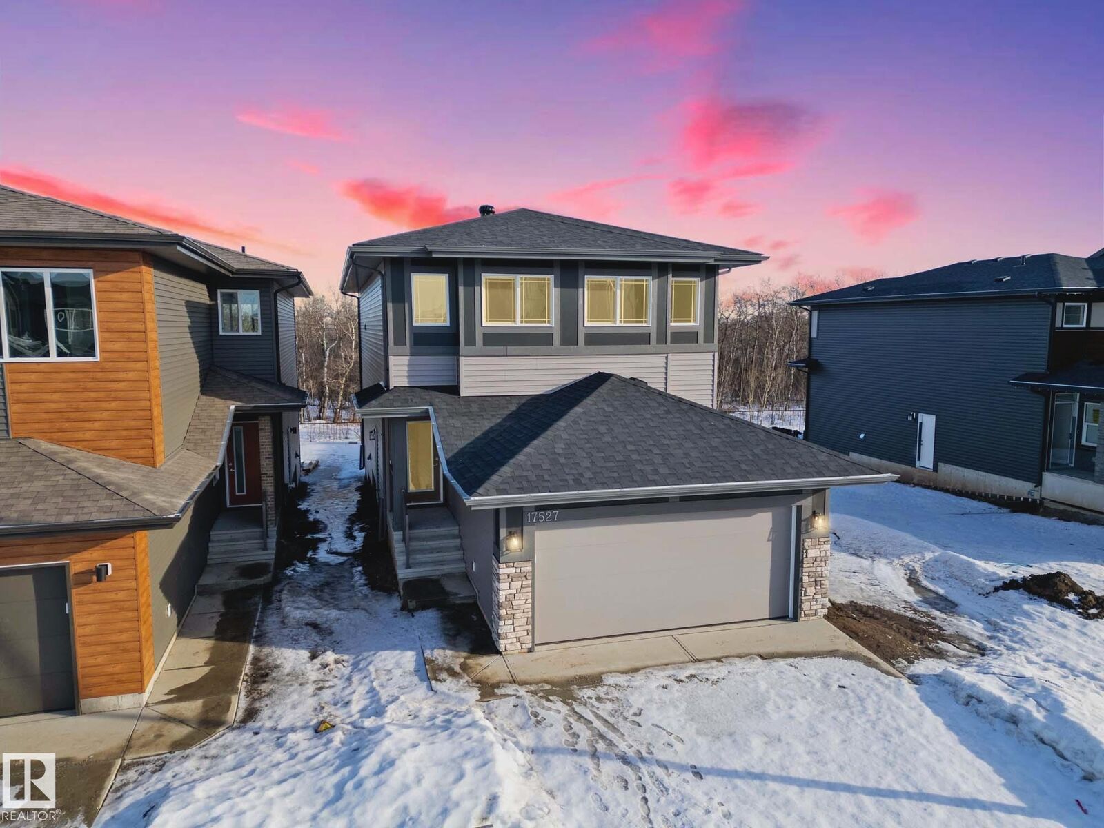 Property Photo:  17527 7 Street NE  AB T5Y 4K3 