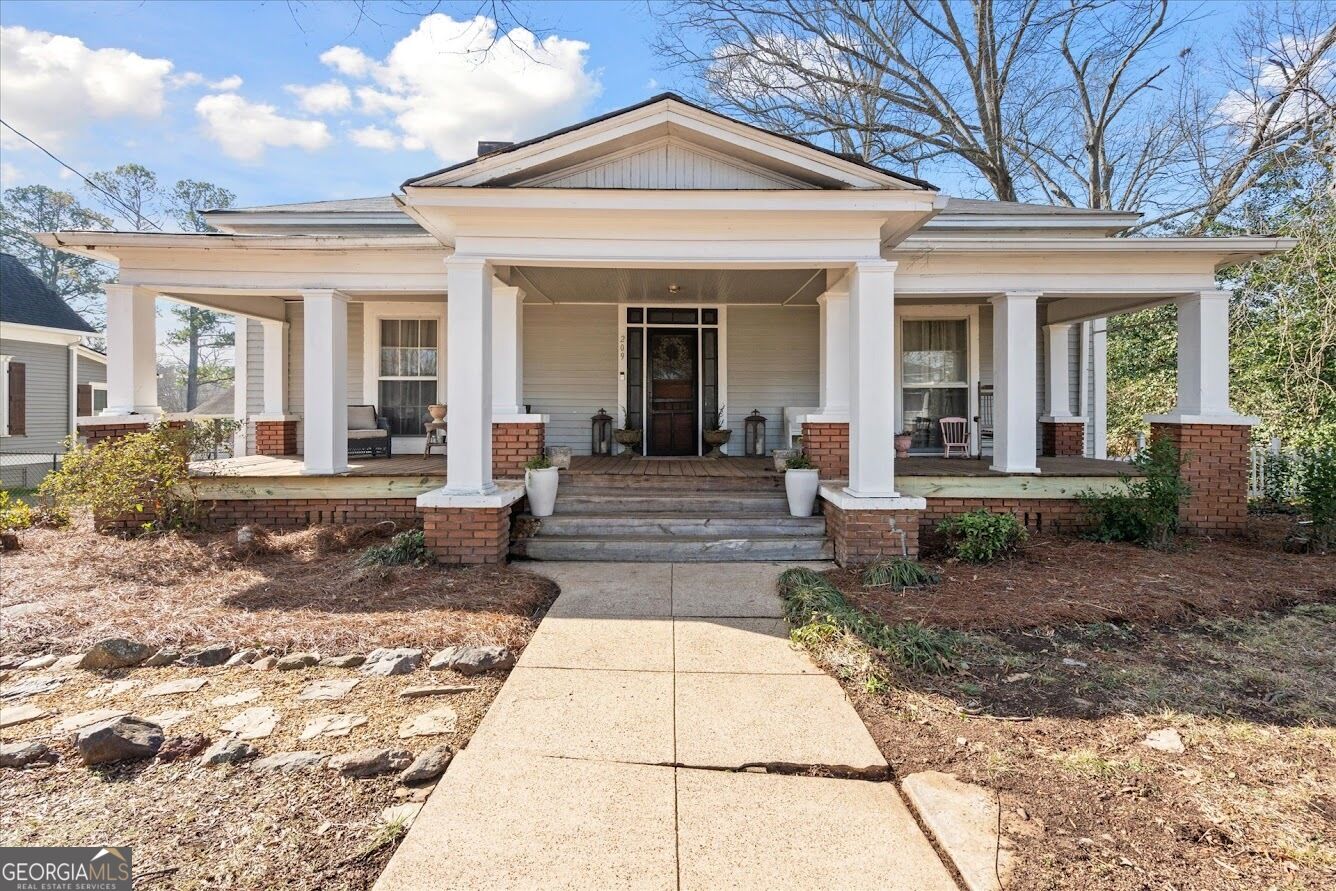Property Photo:  209 N Cave Spring Street  GA 30125 