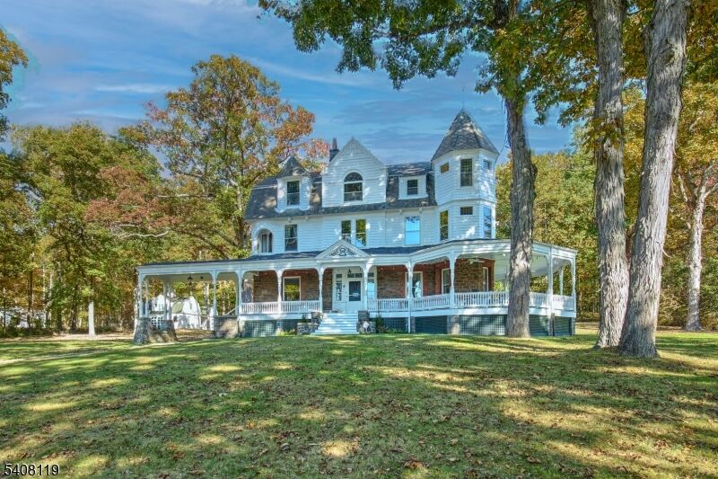 Property Photo:  211 Mountainside Rd  NJ 07945 