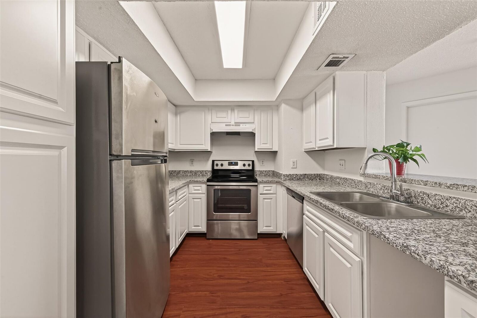 Property Photo:  2818 S Bartell Drive 25  TX 77054 