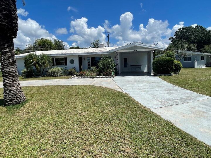 Property Photo:  609 Shamrock Boulevard  FL 34293 