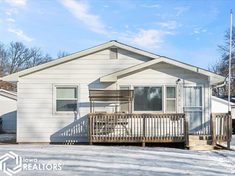 Property Photo:  2608 Kirkwood Street  IA 52601 