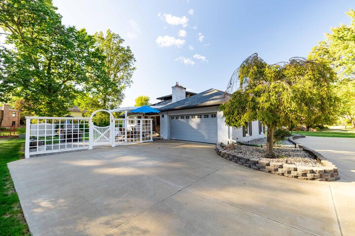 Property Photo:  26036 Parke Lane  MI 48138 