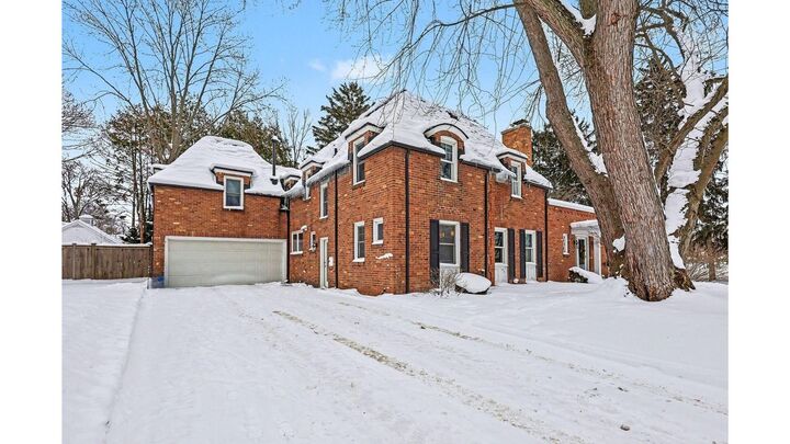 Property Photo:  950 San Jose Drive SE  MI 49506 