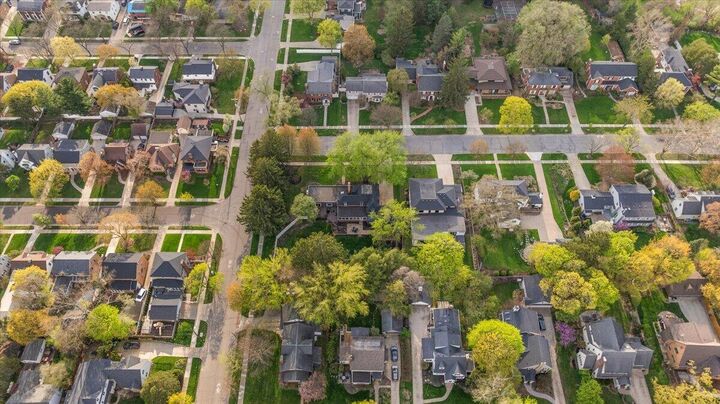 Property Photo:  950 San Jose Drive SE  MI 49506 