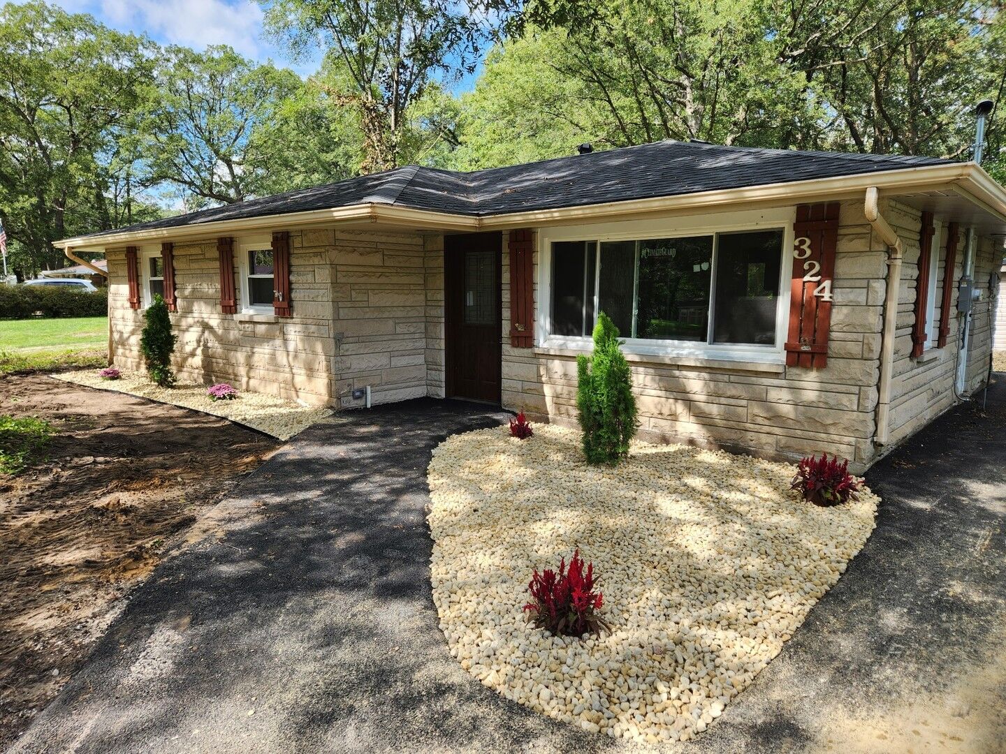 Property Photo: 324 Sumac Street IL 60481
