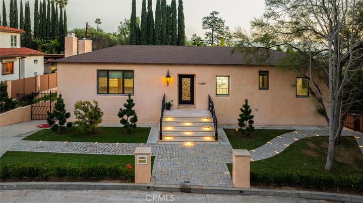 Property Photo:  954 Rosemount  CA 91207 