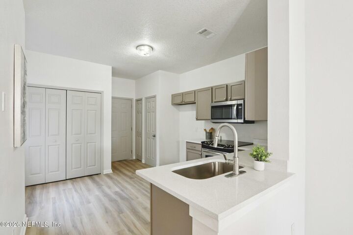 Property Photo:  4795 Playpen Drive  FL 32210 