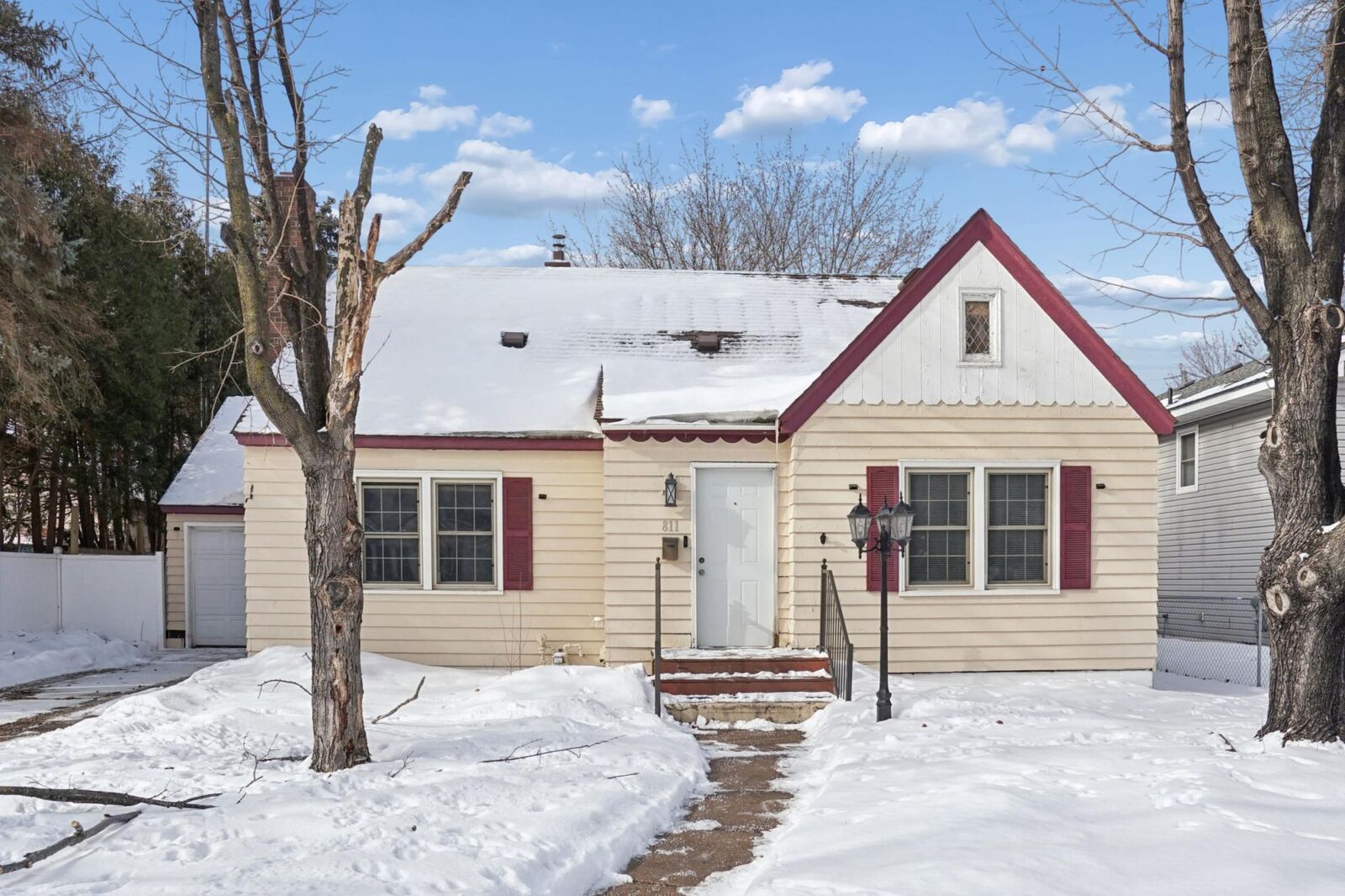 Property Photo:  811 15th Avenue S  MN 56301 