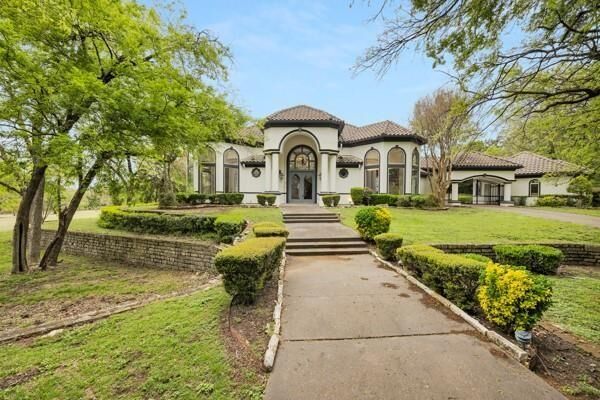 Property Photo:  1813 Richlen Way  TX 75115 