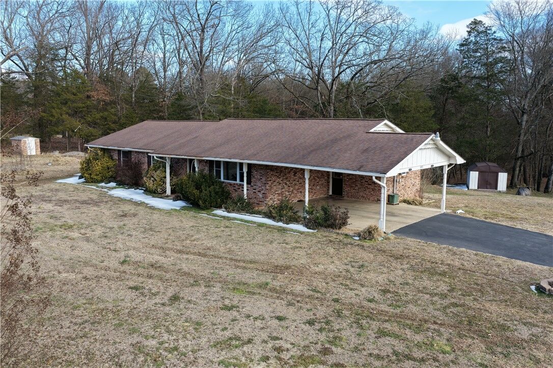 Property Photo:  1315 S Crawford Street  AR 72830 