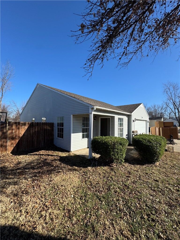 Property Photo:  3103 12th Street  AR 72712 