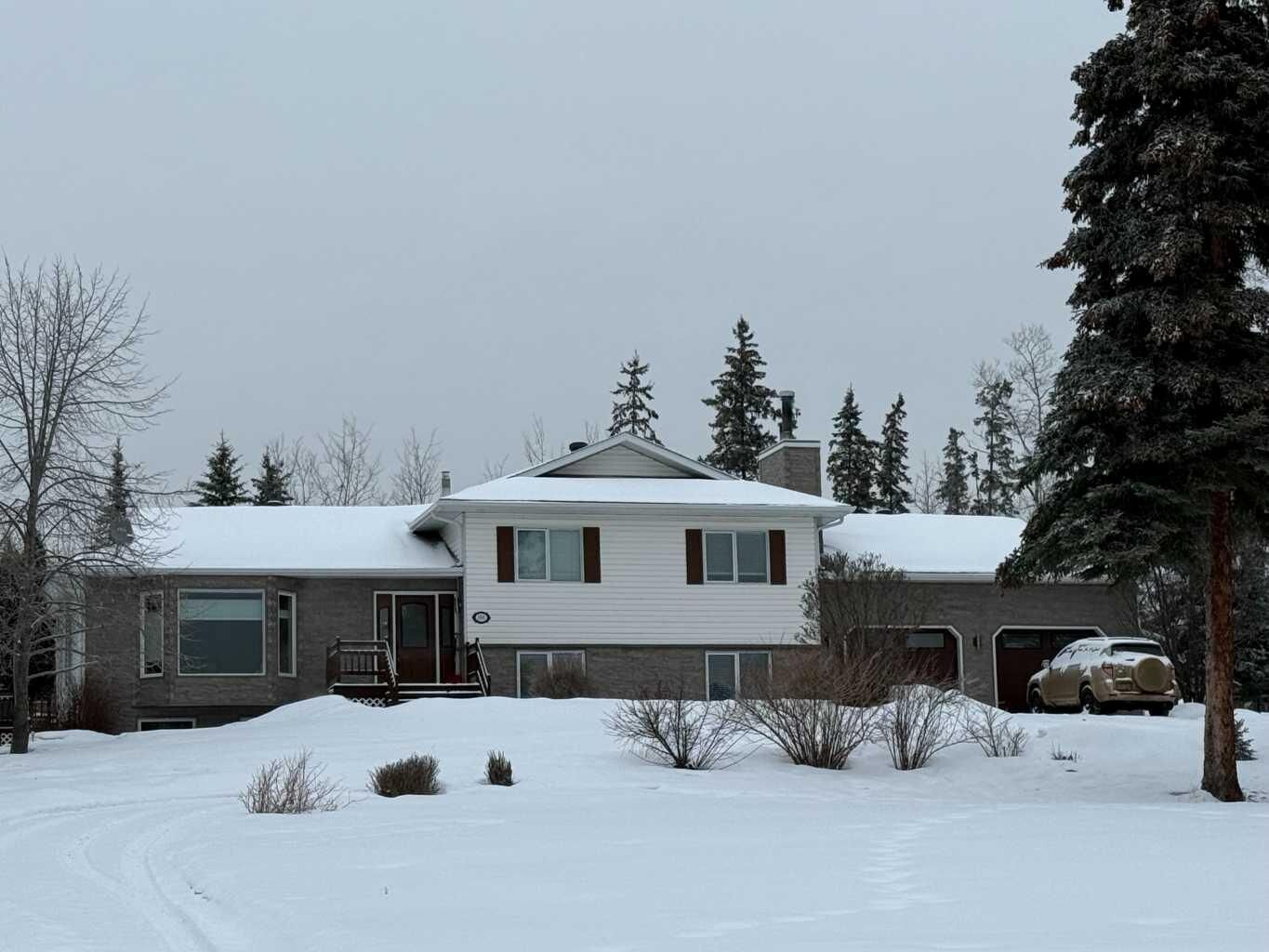 Property Photo:  160 Community Lane  AB T9H 5B4 