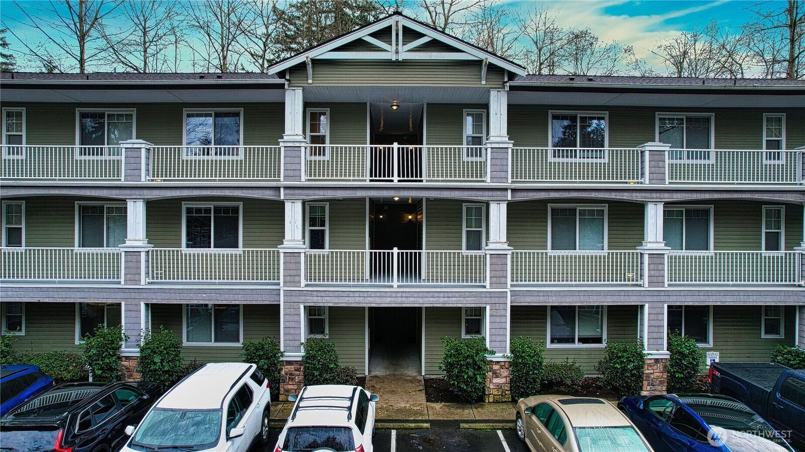 Property Photo:  12712  Admiralty Way E-103  WA 98204 