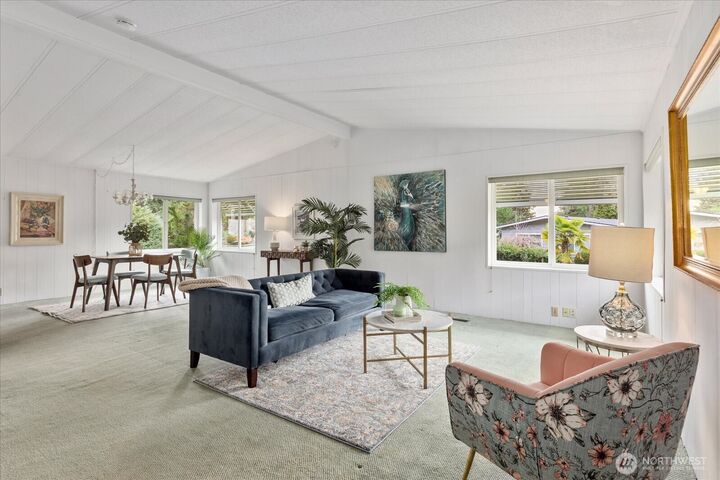 Property Photo:  1017  236th Place SW  WA 98021 