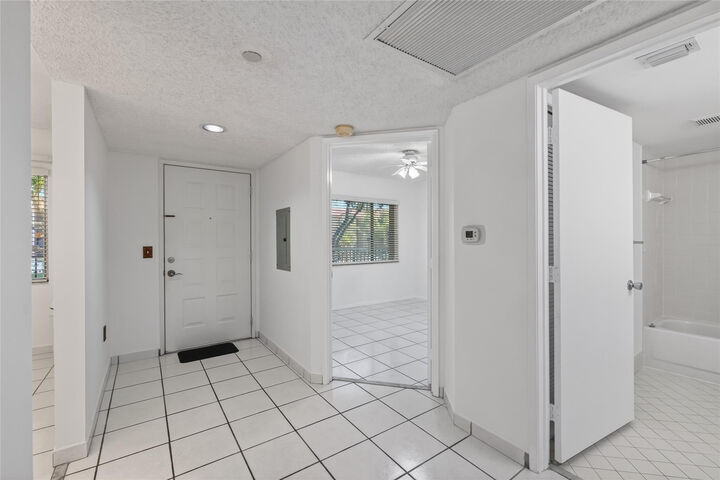 Property Photo:  900 SW 142nd Avenue 213L  FL 33027 