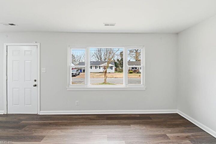 Property Photo: 5364 Hanyen Dr VA 23502