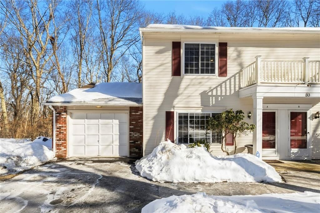 Property Photo:  33 Eagle Run  RI 02818 