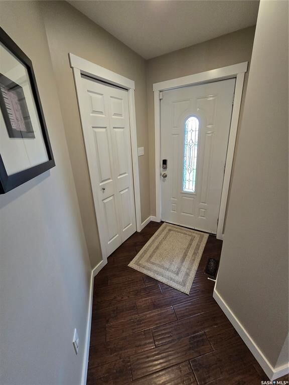 Property Photo:  721 Barber Crescent  SK S4H 0B9 