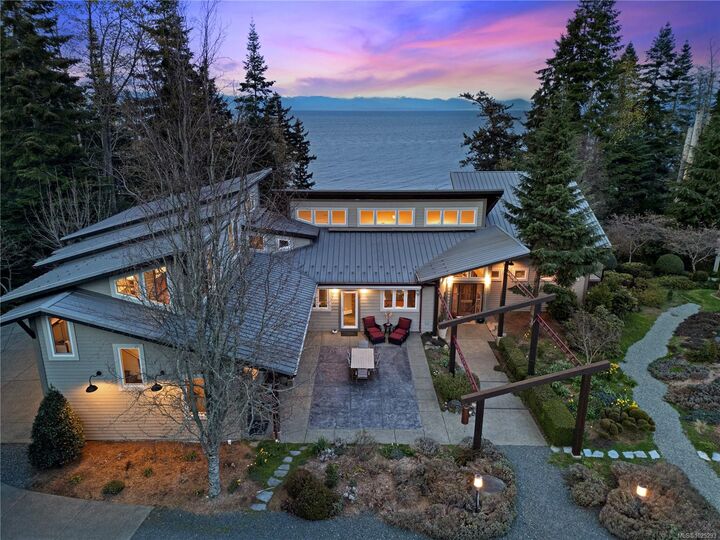 Property Photo: 6520 Eagles Dr BC V9J 1V4