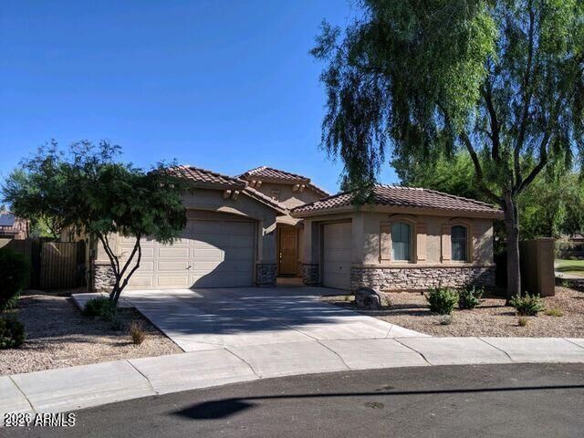 Property Photo:  2106 W Hemingway Court  AZ 85086 