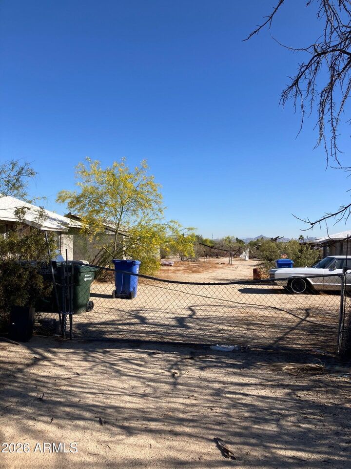 Property Photo:  2138 E Desert Lane 20  AZ 85042 