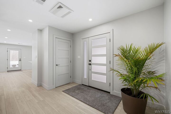 Property Photo:  855 Madison Drive  NY 14092 