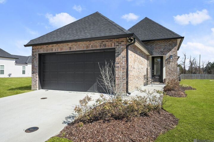 Property Photo: 603 Turnstone Ave LA 70819