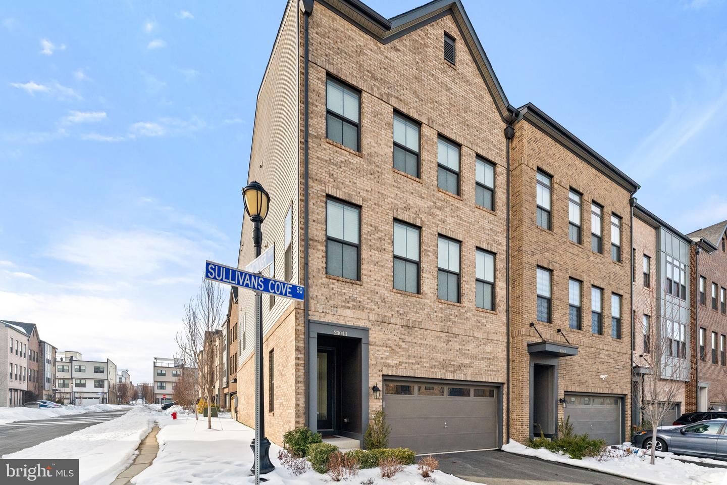 Property Photo: 23043 Sullivans Cove Square VA 20148