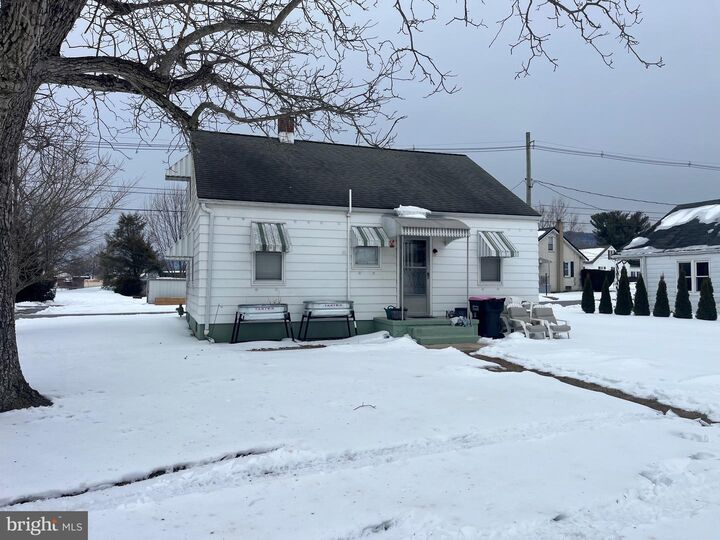 Property Photo:  210 Jones Avenue S  PA 17237 