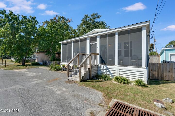 Property Photo:  313 Laureno Place  FL 32413 