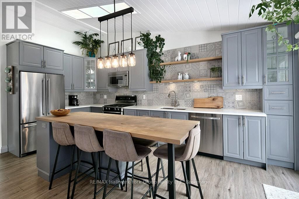 Property Photo:  150 Victoria Street South 105  ON N0H 2P0 